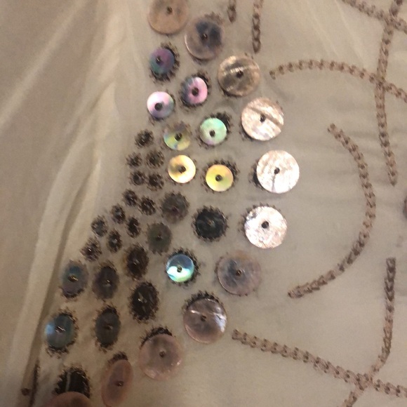 ALICE AND OLIVIA SILK EMBELLISHED TOP SZ L - Picture 3 of 12